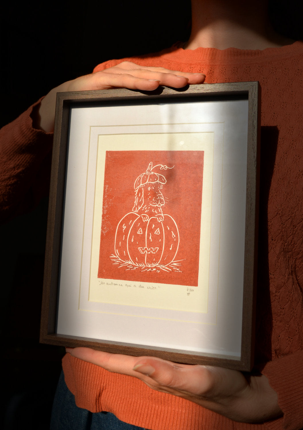 linogravure automne chien citrouille  orange